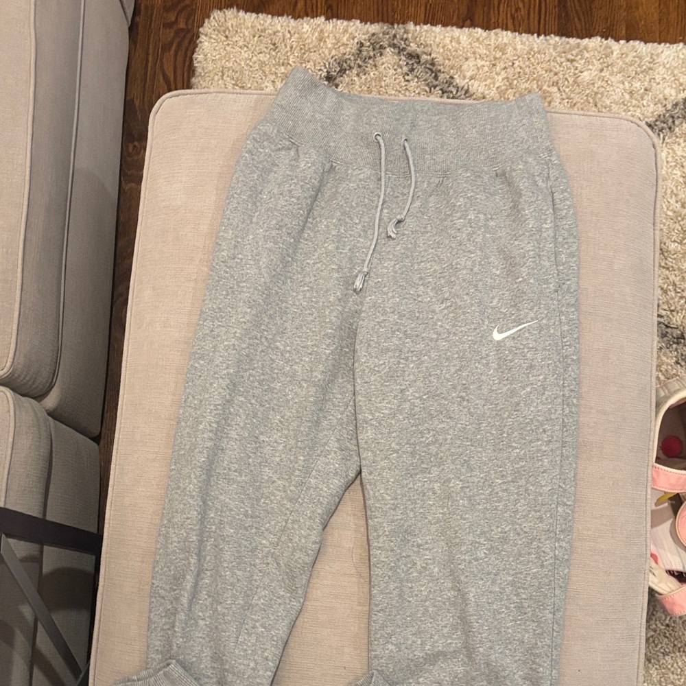 Nike Women's Heather Gray Joggers